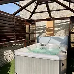 L'azalee, Avec Acces Piscine Et Jacuzzi Apartamento Saint-Côme-de-Fresné
